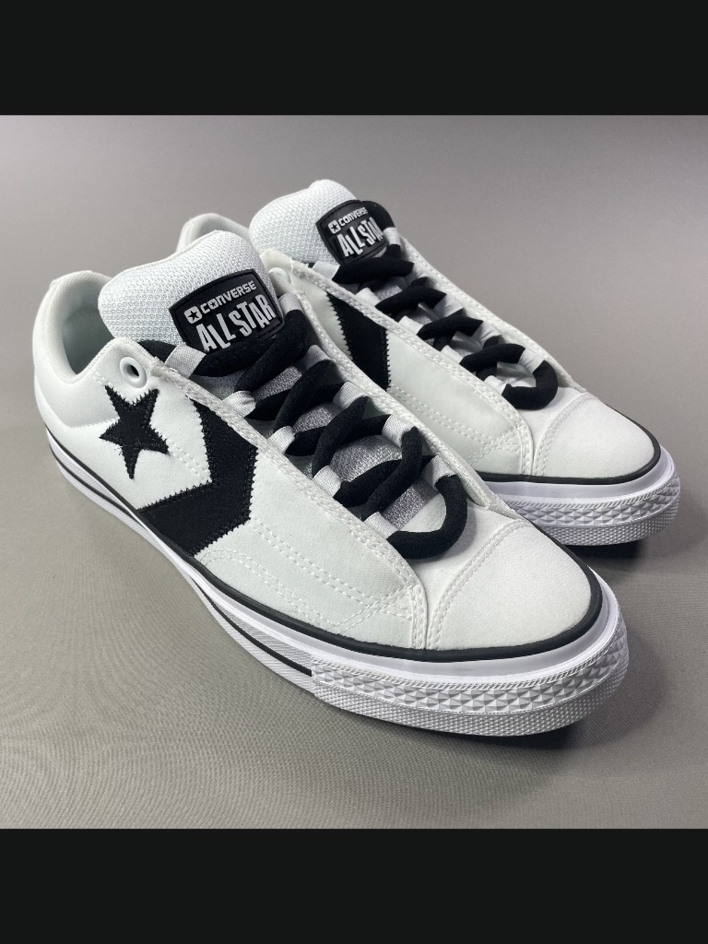 NEW Converse Shoes Mens 11 white black puff low top all star streetwear casual